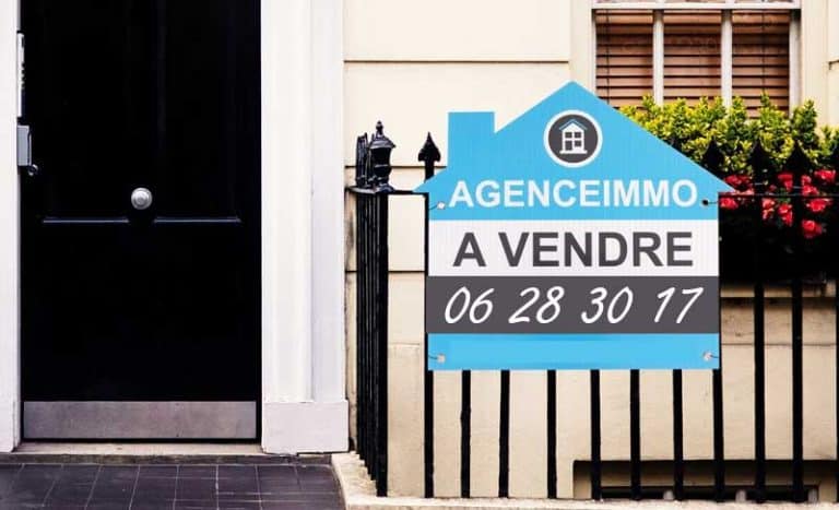 Accrocher Un Panneau à Vendre