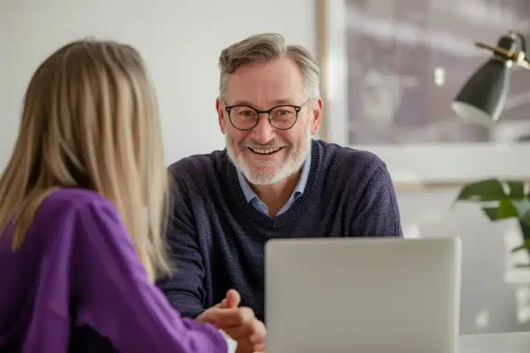 Recruteurs Et Candidats En Action Dans Un Bureau Moderne